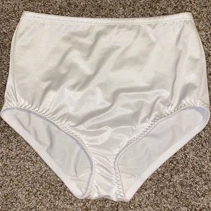 Hanes Her Way 2XL NWOT .